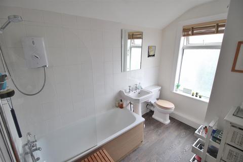 17 Victory Road, Beeston, Nottingham, NG9 1LH