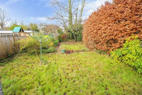 13 Sandy Lane, Bramcote, Nottingham, NG9 3GT
