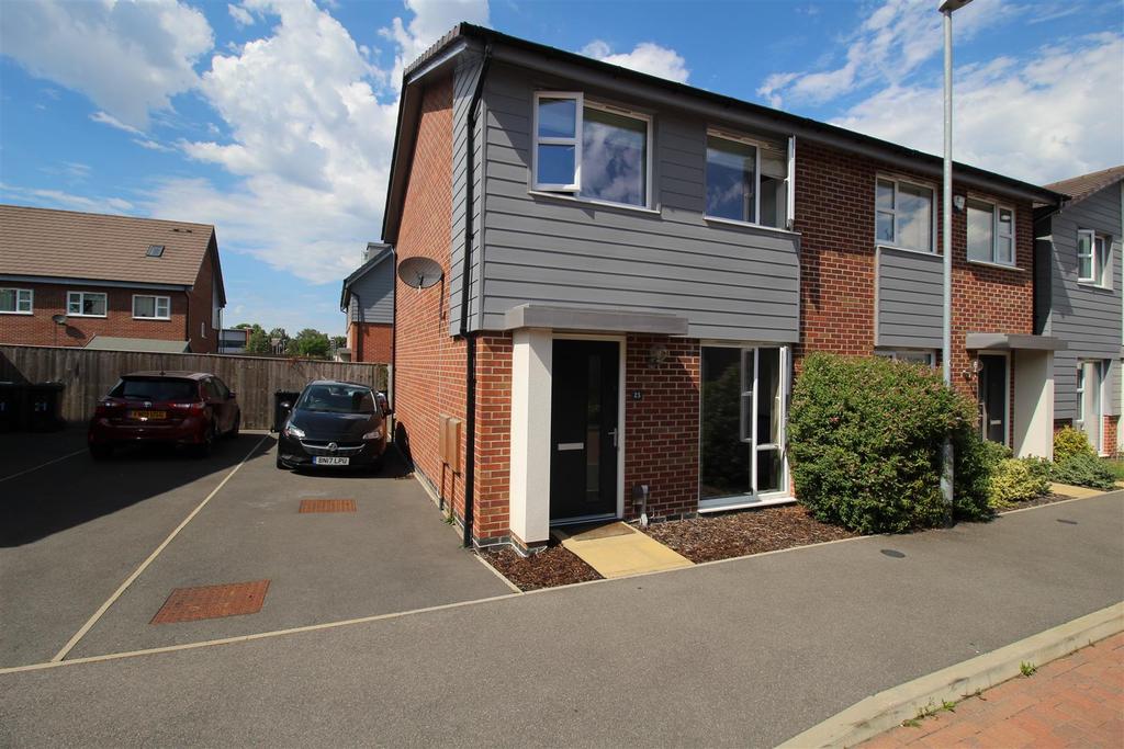 Autumn Way, Beeston, Nottingham 3 bed semidetached house £249,995