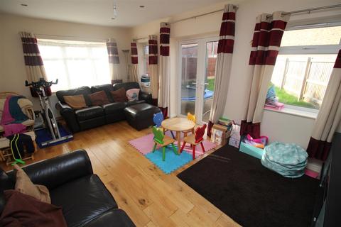 6 Vincent Avenue, Beeston, Nottingham, NG9 1GU