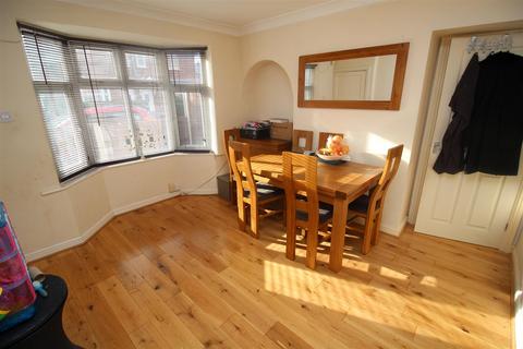 6 Vincent Avenue, Beeston, Nottingham, NG9 1GU