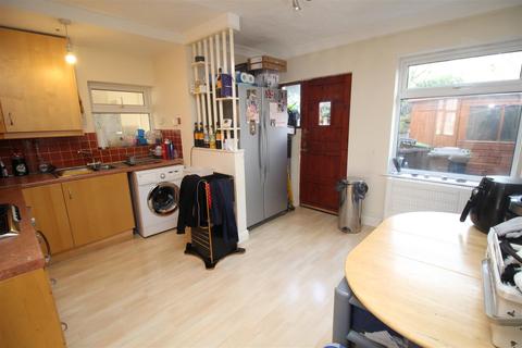 6 Vincent Avenue, Beeston, Nottingham, NG9 1GU