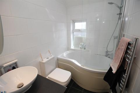 6 Vincent Avenue, Beeston, Nottingham, NG9 1GU