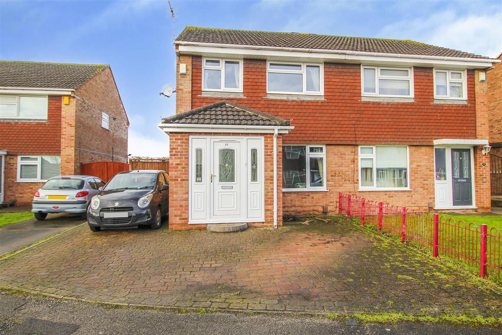 Latimer Drive, Bramcote, Nottingham 3 bed semidetached house £235,000