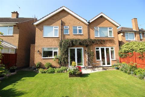 6 Abingdon Gardens, Beeston, Nottingham, NG9 5BJ