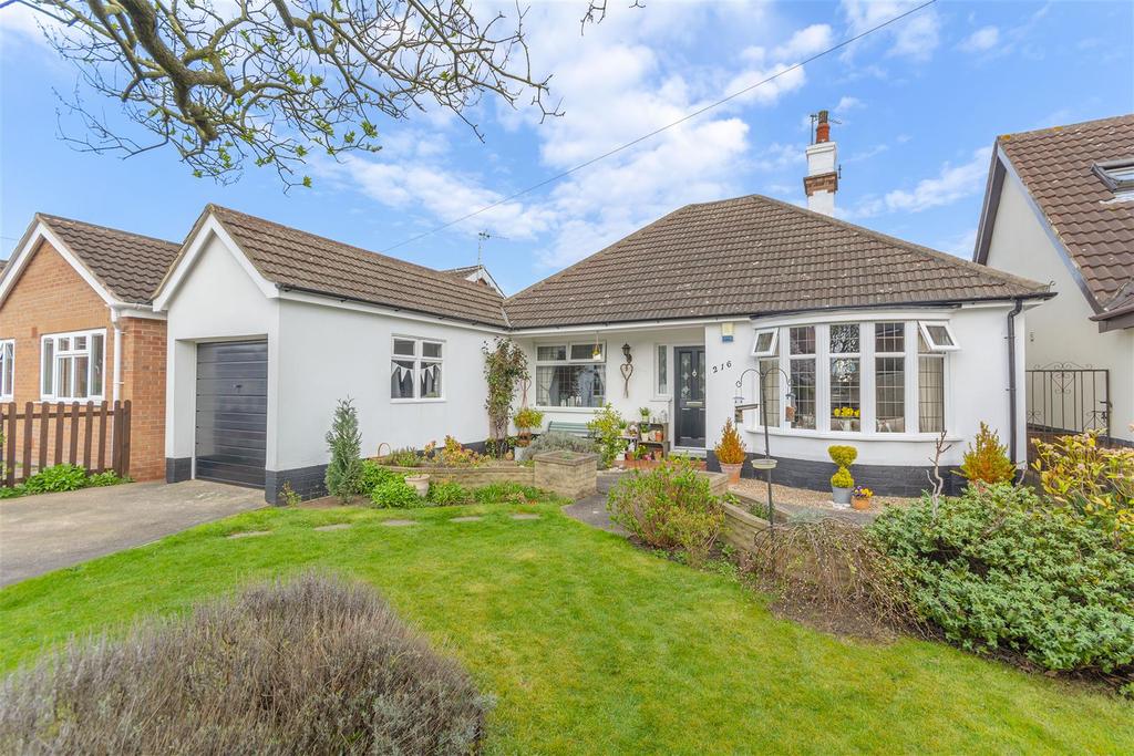 Cator Lane North, Chilwell 3 bed detached bungalow £349,950