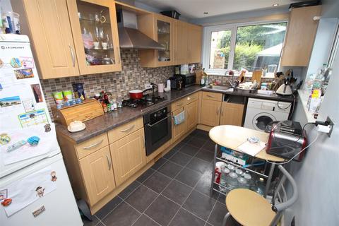2 Alexandra Crescent, Beeston, Nottingham, NG9 2BQ