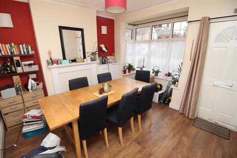 2 Alexandra Crescent, Beeston, Nottingham, NG9 2BQ