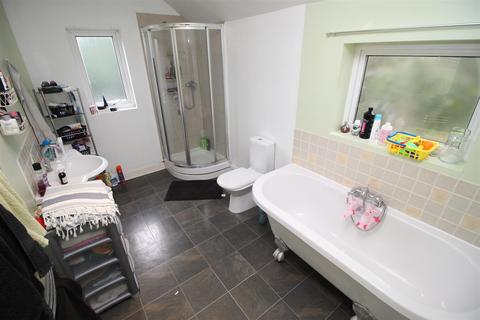 2 Alexandra Crescent, Beeston, Nottingham, NG9 2BQ