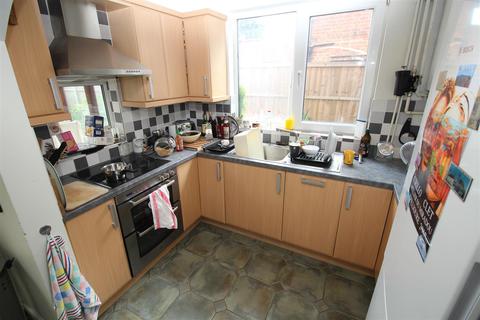 40 Abbey Road, Beeston, Nottingham, NG9 2QF