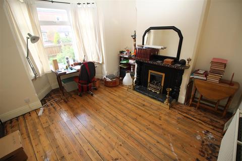40 Abbey Road, Beeston, Nottingham, NG9 2QF