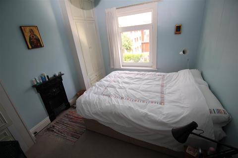 40 Abbey Road, Beeston, Nottingham, NG9 2QF