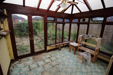 40 Abbey Road, Beeston, Nottingham, NG9 2QF