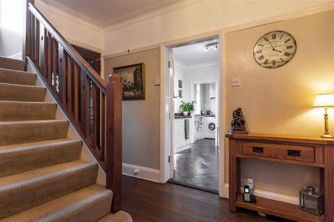 8 Middleton Crescent, Beeston, Nottingham, NG9 2TH