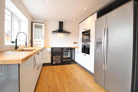 1a Warrender Close, Bramcote, Nottingham, NG9 3EB