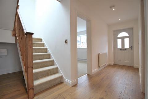 1a Warrender Close, Bramcote, Nottingham, NG9 3EB