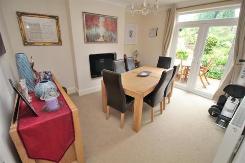 59 Abbey Road, Beeston, Nottingham, NG9 2QH