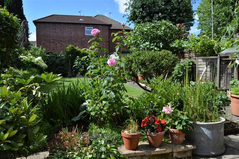 59 Abbey Road, Beeston, Nottingham, NG9 2QH