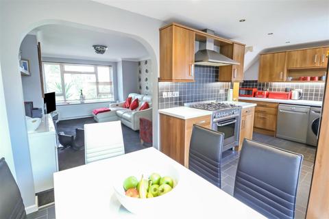 60 Elmbridge, Harlow, CM17 0JX