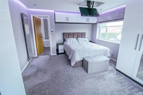 60 Elmbridge, Harlow, CM17 0JX