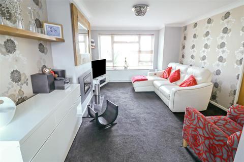 60 Elmbridge, Harlow, CM17 0JX