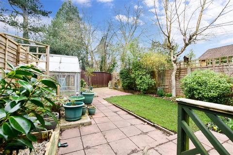 39 Treyford Close, Crawley, RH11 0JW