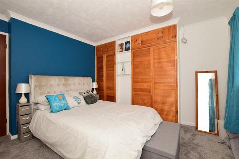 39 Treyford Close, Crawley, RH11 0JW