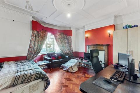 39 Loveday Road, London, W13 9JT