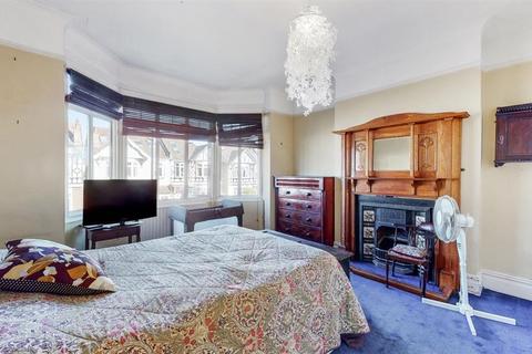 39 Loveday Road, London, W13 9JT