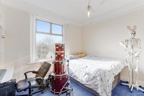 39 Loveday Road, London, W13 9JT