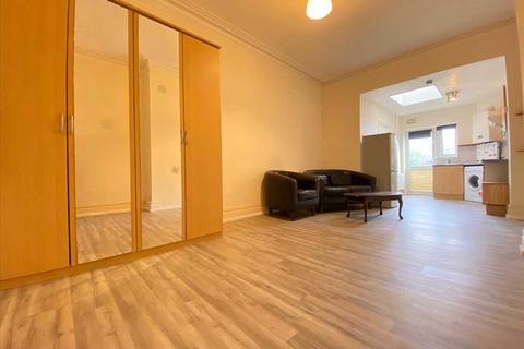 undefined, Craven Avenue, Ealing