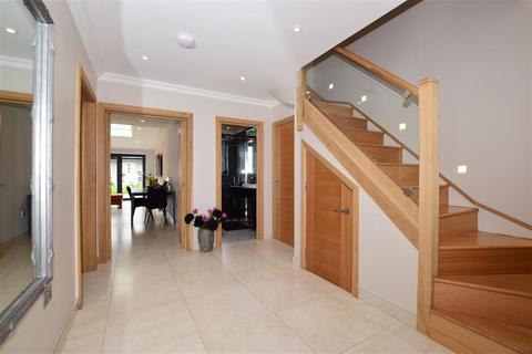23 Fellowes Road, Carshalton, SM5 2SX