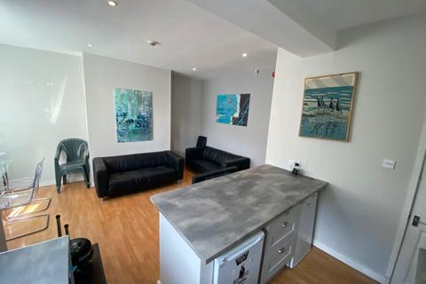 3 bedroom terraced house to rent, Talbot Mount, Burley, Leeds, LS4 2PF
