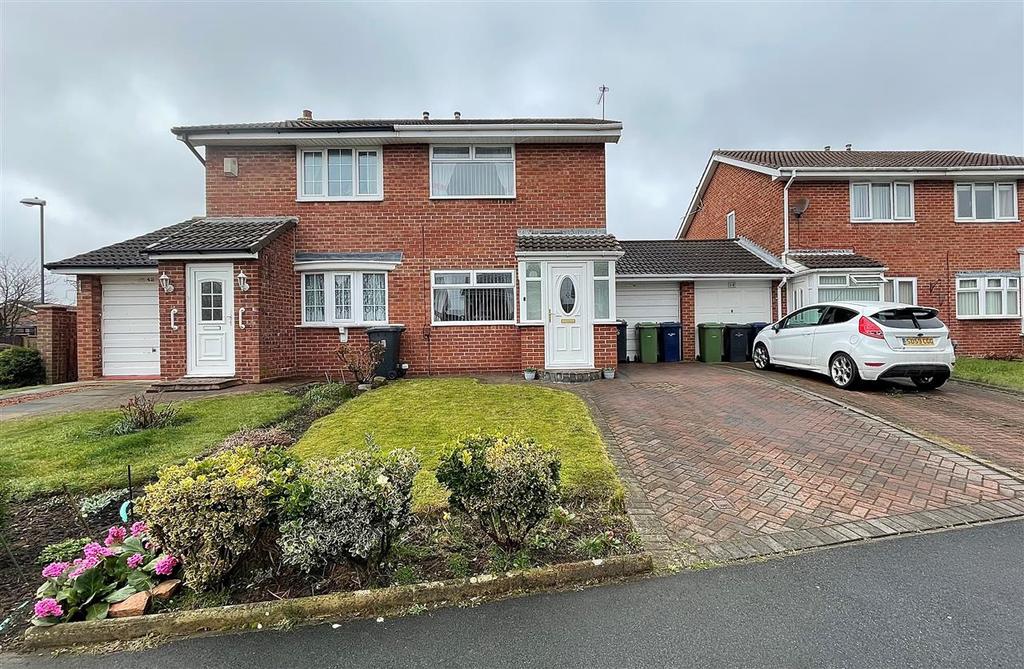 Dykelands Way, South Shields 2 bed semidetached house £145,000