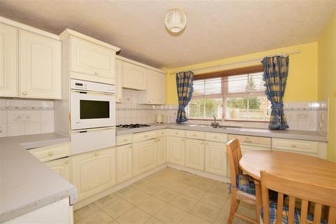 36 Chestnut Close, Kings Hill, West Malling, ME19 4FP