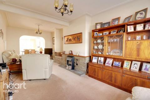21 Fourth Avenue, Romford, RM7 0UB