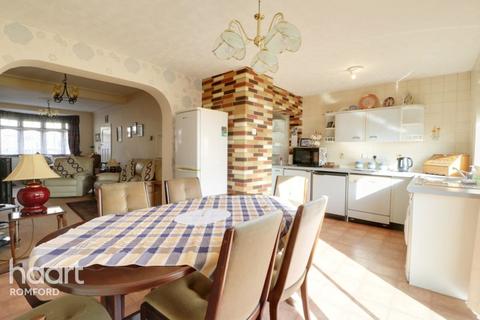21 Fourth Avenue, Romford, RM7 0UB