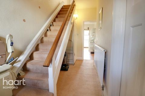 21 Fourth Avenue, Romford, RM7 0UB