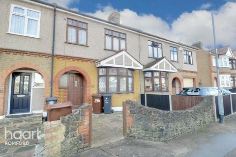 21 Fourth Avenue, Romford, RM7 0UB