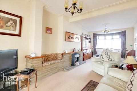21 Fourth Avenue, Romford, RM7 0UB