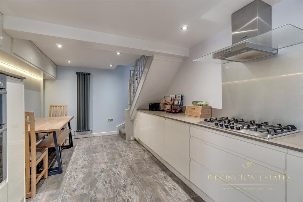 Segrave Road, Plymouth, Devon, PL2 4 bed semidetached house £280,000