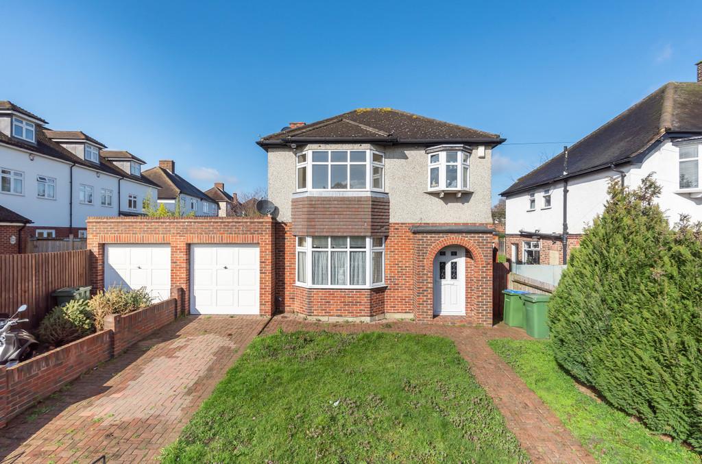 Restons Crescent, Eltham, SE9 3 bed detached house £425,000