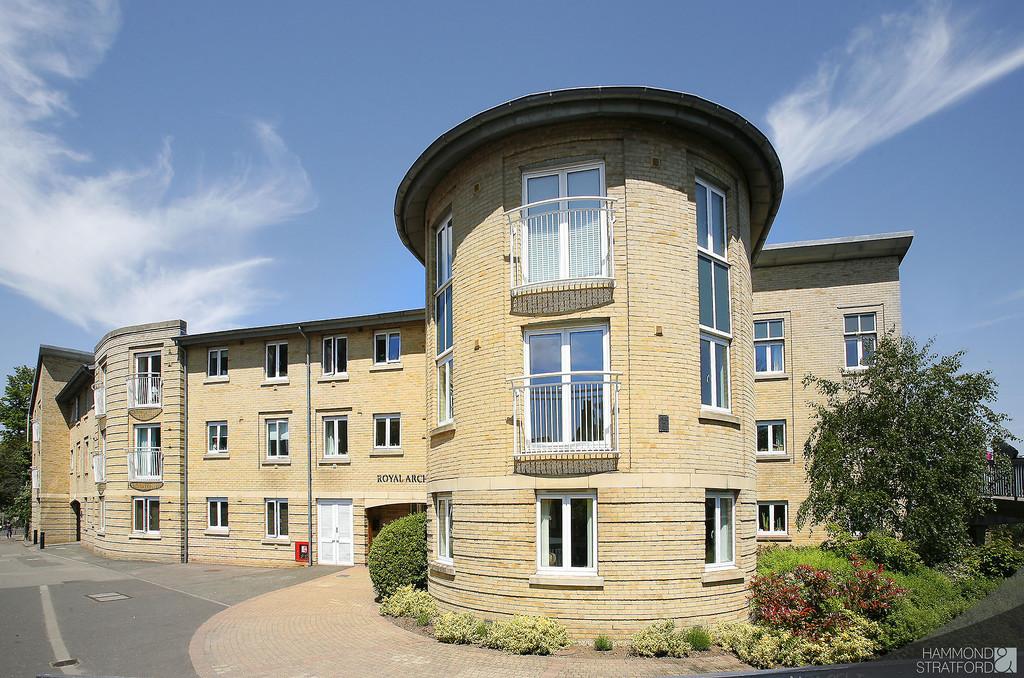 Royal Arch Court, Norwich 2 bed apartment £200,000