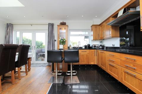 135 Winkworth Road, Banstead, SM7 2JW