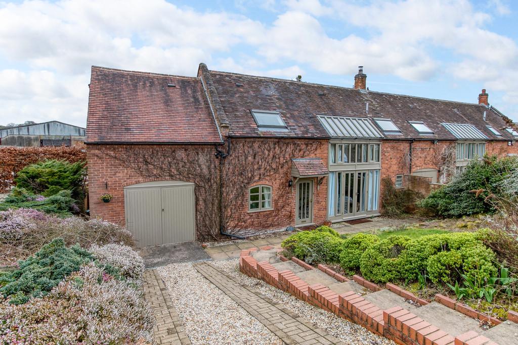 Woodcote Lane, Woodcote Green... 4 bed barn conversion £650,000