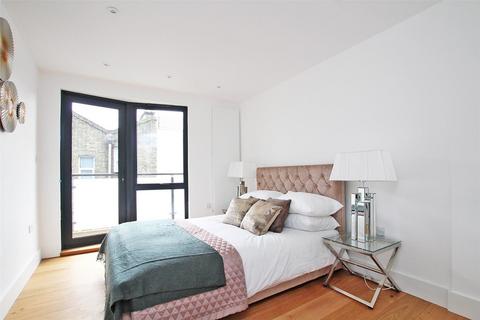 1 bedroom apartment to rent, Umberston Street, London