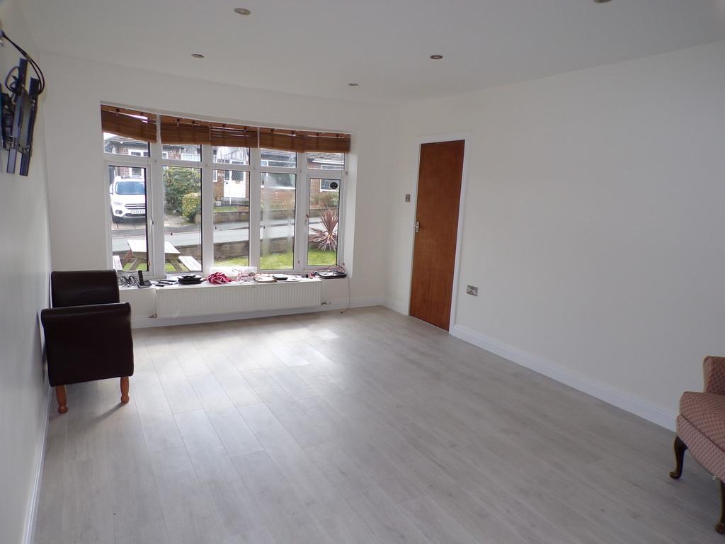 Ryefield Avenue, Clayton 3 bed semidetached bungalow £210,000