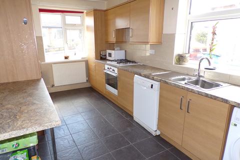 8 Ryefield Avenue, Clayton, Bradford, BD14 6BJ
