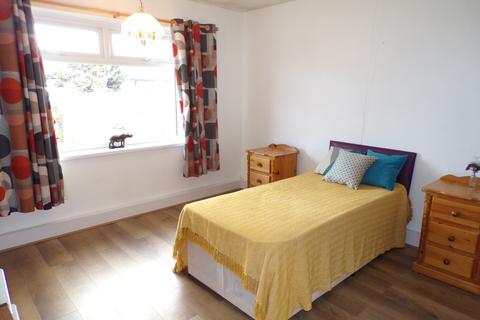 8 Ryefield Avenue, Clayton, Bradford, BD14 6BJ