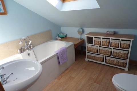8 Ryefield Avenue, Clayton, Bradford, BD14 6BJ